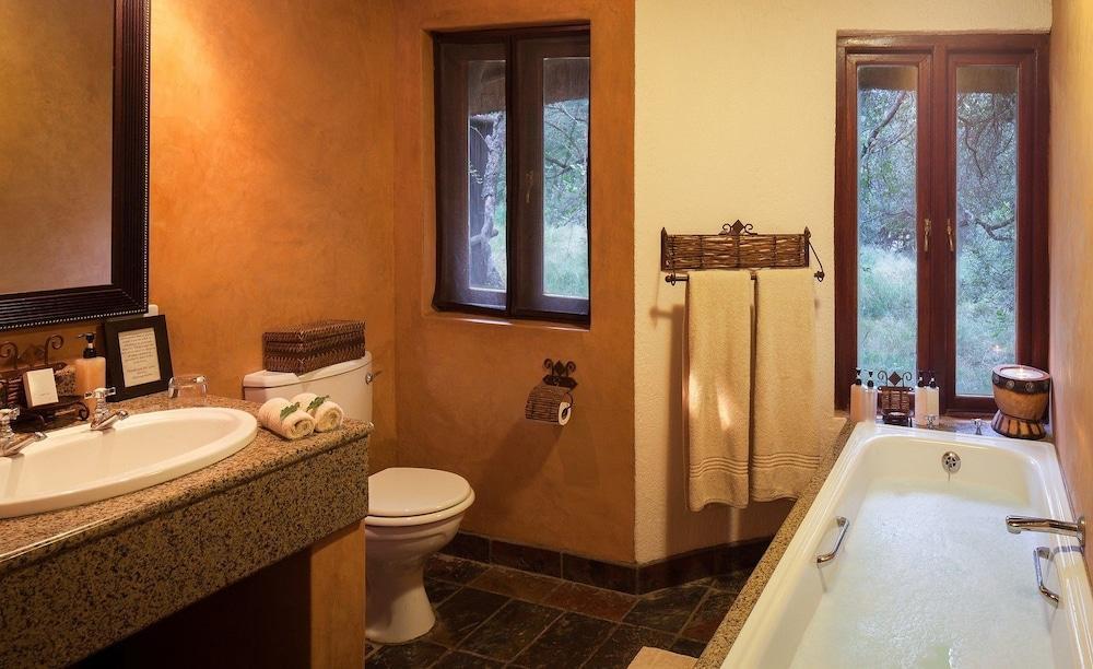 Monwana Hotel Hoedspruit Bagian luar foto