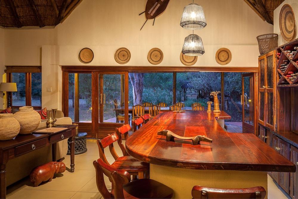 Monwana Hotel Hoedspruit Bagian luar foto