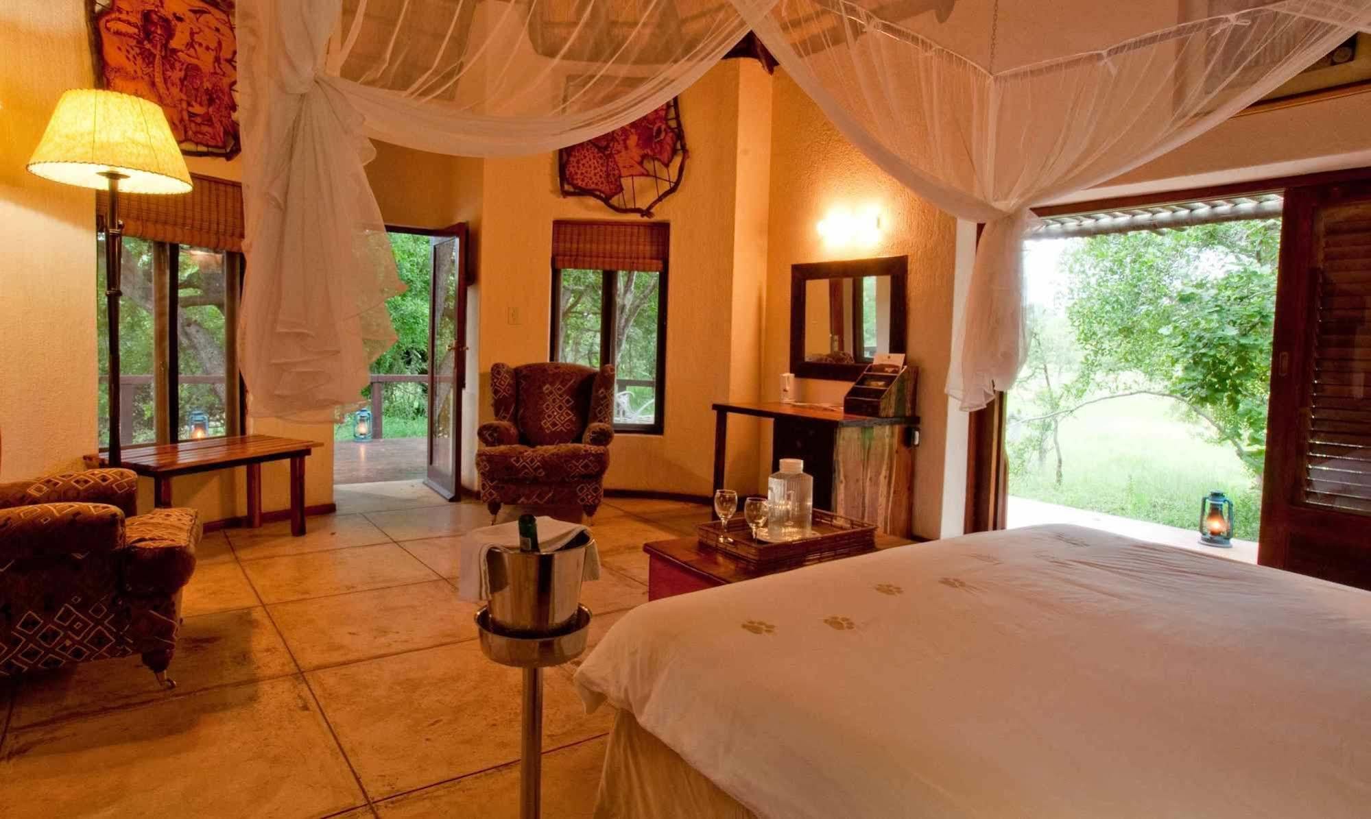 Monwana Hotel Hoedspruit Bagian luar foto