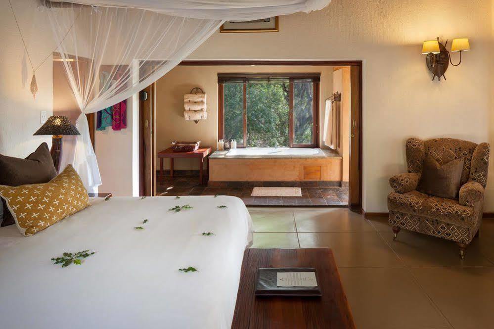 Monwana Hotel Hoedspruit Bagian luar foto